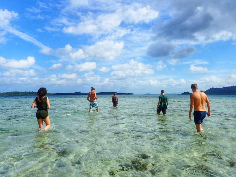 Island Hopping and searching for starfish with travel friends